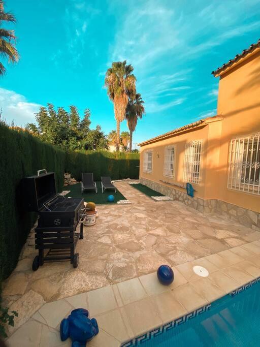 Impresionante Villa Con Piscina - Oliva Nova Exterior photo