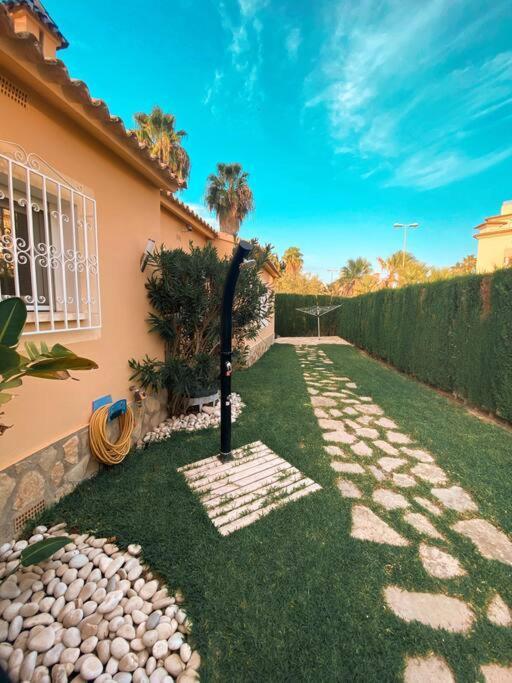 Impresionante Villa Con Piscina - Oliva Nova Exterior photo