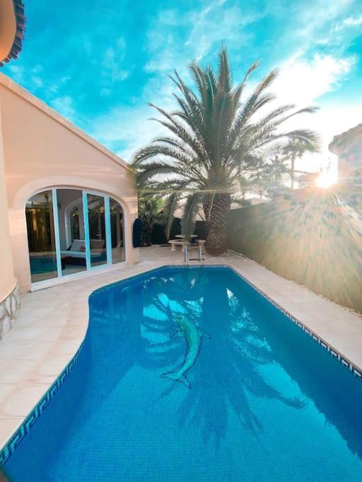 Impresionante Villa Con Piscina - Oliva Nova Exterior photo
